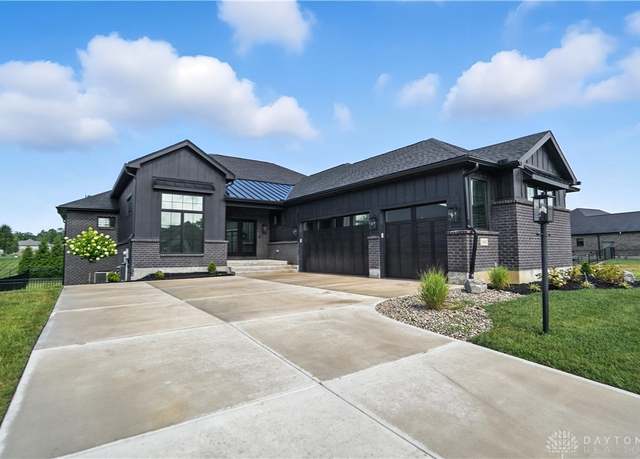 Property at 1943 Horseshoe Bnd, Dayton, OH 45458, 4 beds, 3.5 baths