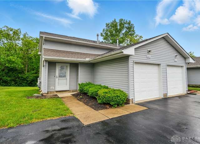 Property at 9670 Centerville Creek Ln, Washington Twp, OH 45458, 2 beds, 1.5 baths