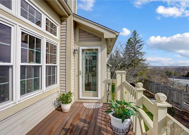 Property at 3949 E Summit Ridge Dr, Beavercreek, OH 45430, 3 beds, 2.5 baths