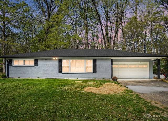 Property at 1243 White Oak Dr, Springfield, OH 45504, 3 beds, 2 baths