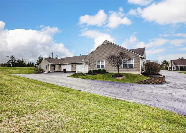 Property at 302 Trails Way #27, Miamisburg, OH 45342, 3 beds, 2 baths