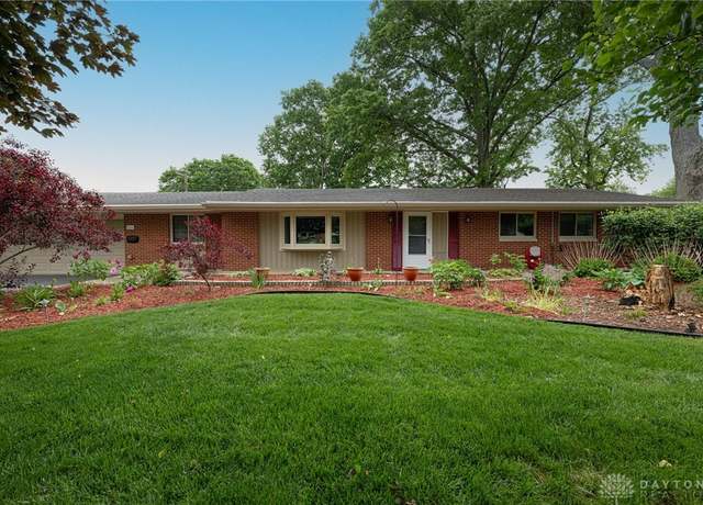 Property at 2444 Tennyson Dr, Bellbrook, OH 45305, 3 beds, 2 baths