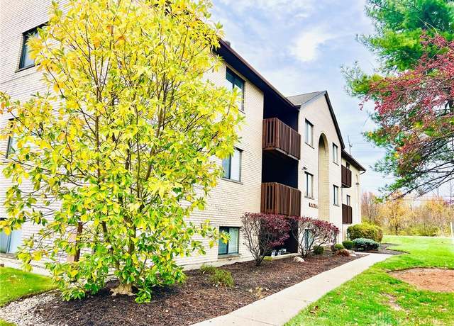 Property at 9586 Woodland Hills Dr, West Chester, OH 45011, 2 beds, 1.5 baths