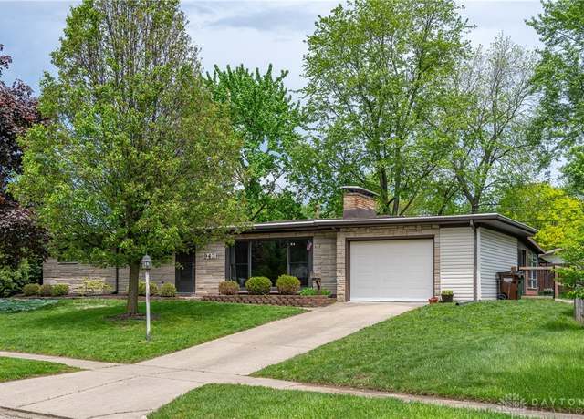 Property at 943 Fairacres Dr, Kettering, OH 45429, 2 beds, 1.5 baths