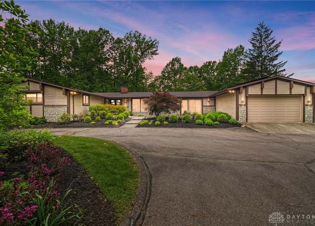 Property at 9161 Clyo Rd, Washington Twp, OH 45458, 3 beds, 2.5 baths