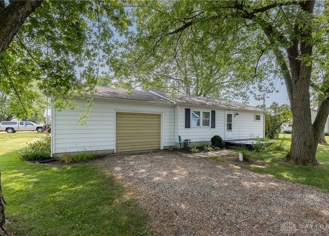 Property at 5240 Grove Dr, Celina, OH 45822, 2 beds, 1 bath