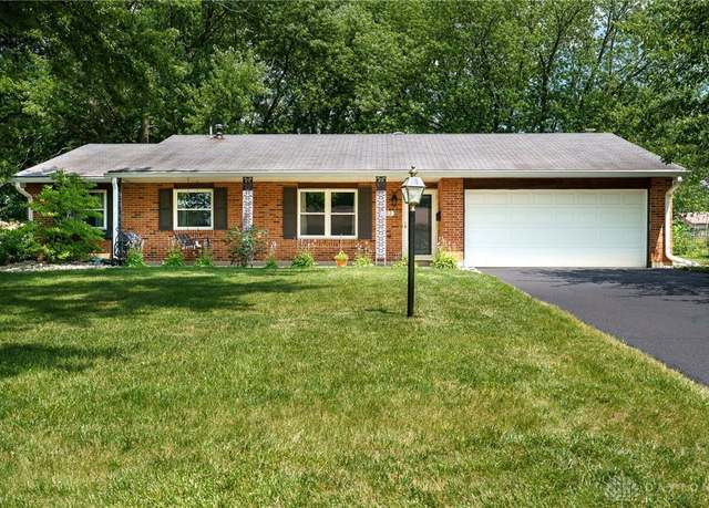 Property at 222 Kenderton Trl, Beavercreek, OH 45430, 3 beds, 1.5 baths