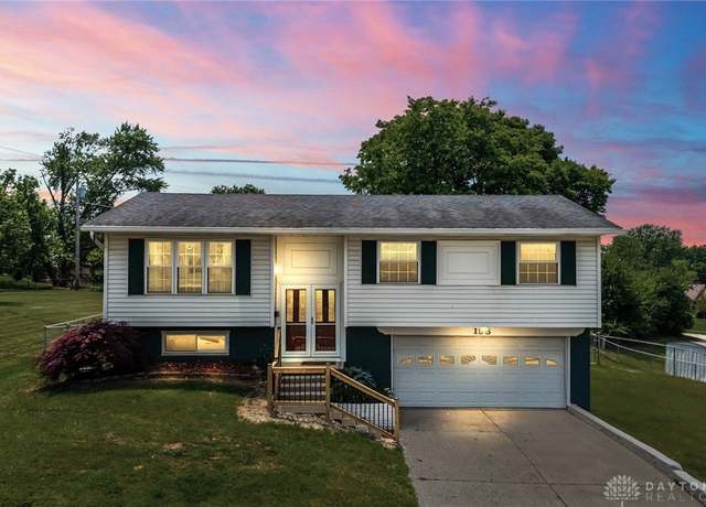 Property at 198 Golfwood Dr, West Carrollton, OH 45449, 3 beds, 1.5 baths