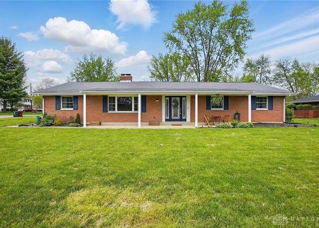 Property at 2555 Valdina Dr, Beavercreek, OH 45434, 3 beds, 2.5 baths