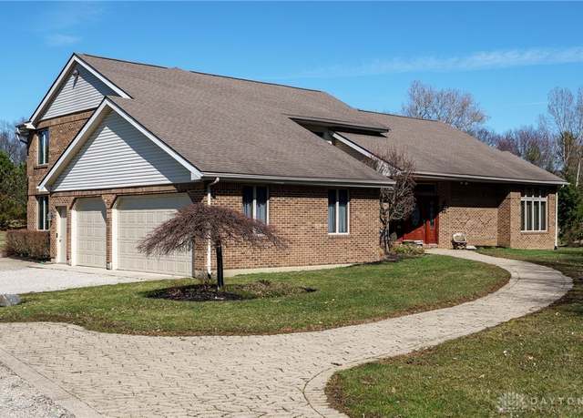Property at 13911 Little Richmond Rd, Brookville, OH 45309, 4 beds, 3.5 baths