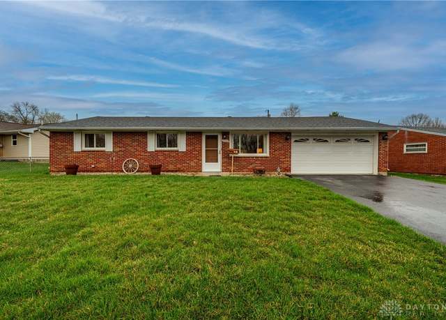Property at 2525 Newcastle Dr, Dayton, OH 45420, 3 beds, 1 bath