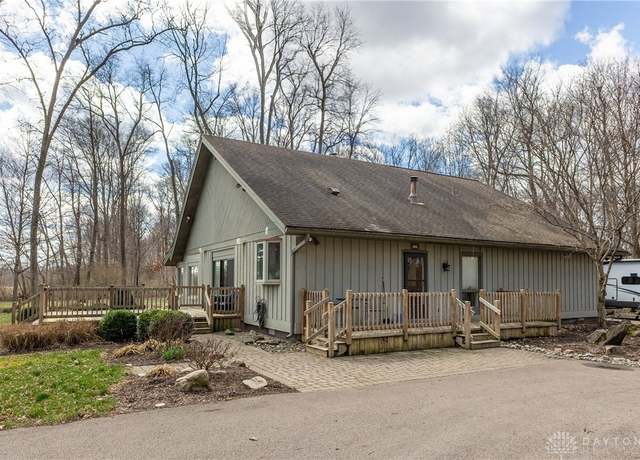 Property at 7590 Tipp Eliz Rd, New Carlisle, OH 45344, 2 beds, 2.5 baths