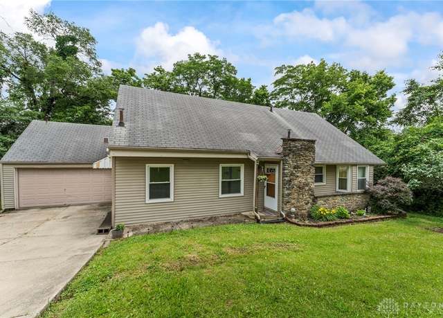 Property at 405 Hyde Park Dr, Hamilton, OH 45013, 4 beds, 2 baths