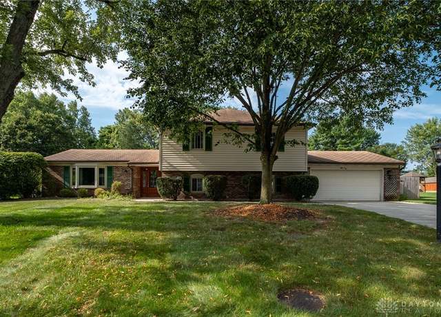 Property at 1038 Fernshire Dr, Centerville, OH 45459, 4 beds, 3 baths
