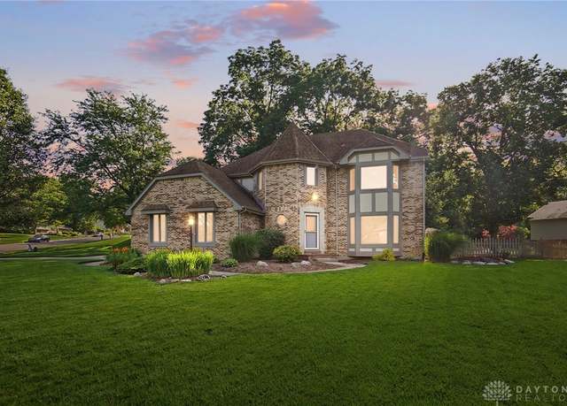 Property at 1101 Fox Chase Ct, Centerville, OH 45459, 4 beds, 2.5 baths