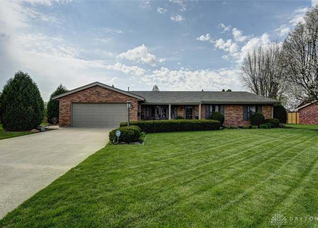 Property at 154 Royal Oaks Dr, Greenville, OH 45331, 3 beds, 2 baths