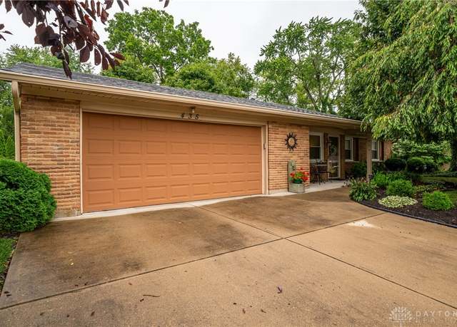 Property at 435 Clareridge Ln, Centerville, OH 45458, 3 beds, 2 baths