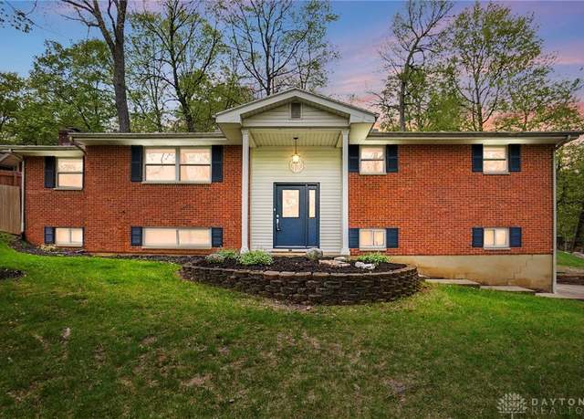 Property at 1043 Joffre Pl, Beavercreek, OH 45430, 3 beds, 2 baths