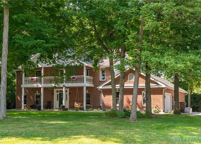 Property at 4341 Lone Wolf Ave, Springfield, OH 45502, 4 beds, 2.5 baths