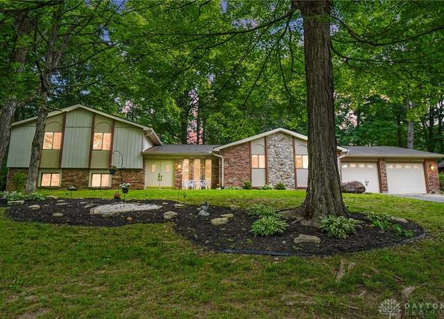Property at 2942 Stauffer Dr, Beavercreek, OH 45434, 4 beds, 3 baths