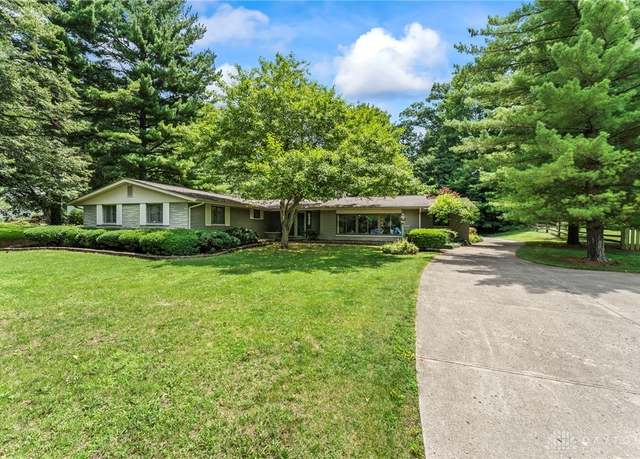 Property at 347 Winding Trl, Xenia, OH 45385, 4 beds, 3 baths