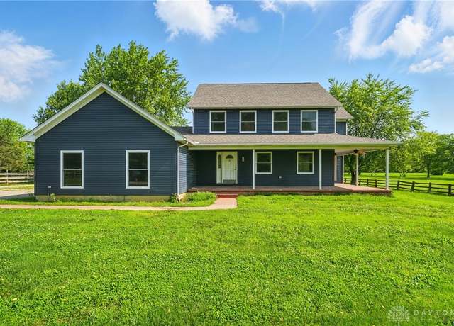 Property at 2211 E Social Row Rd, Washington Twp, OH 45458, 4 beds, 2.5 baths