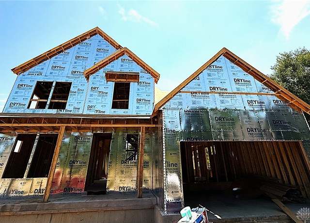 Property at 2387 Forest Oaks Dr, Beavercreek, OH 45431, 4 beds, 2.5 baths