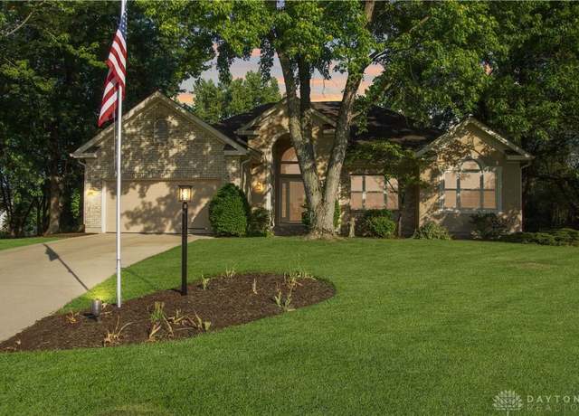 Property at 8866 Yankee Rose Ct, Centerville, OH 45458, 4 beds, 3 baths