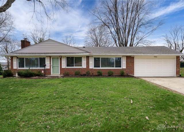 Property at 940 Donson Dr, Dayton, OH 45429, 3 beds, 2 baths