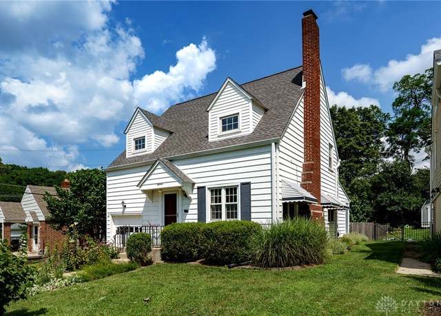 Property at 18 Acacia Dr, Oakwood, OH 45409, 3 beds, 1.5 baths