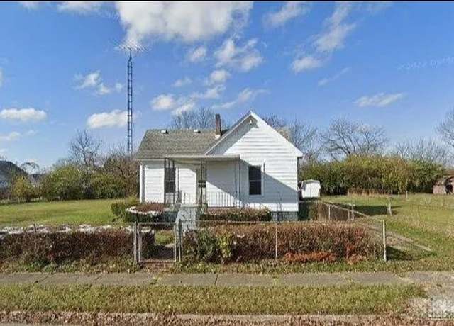 Property at 137 Bluecrest Ave, Dayton, OH 45417, 3 beds