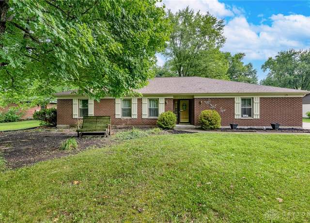 Property at 1361 Penbrooke Trl, Washington Twp, OH 45459, 4 beds, 2 baths