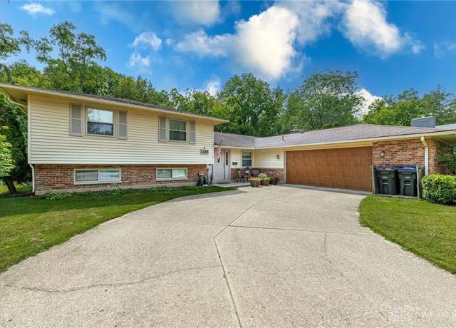 Property at 1295 Brainard Woods Dr, Washington Twp, OH 45458, 4 beds, 3.5 baths