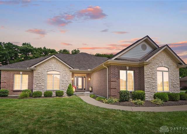 Property at 510 N Hills Blvd, Springboro, OH 45066, 4 beds, 3 baths