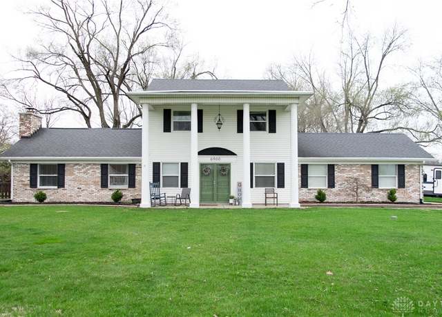 Property at 6900 Curtwood Dr, Tipp City, OH 45371, 3 beds, 2.5 baths