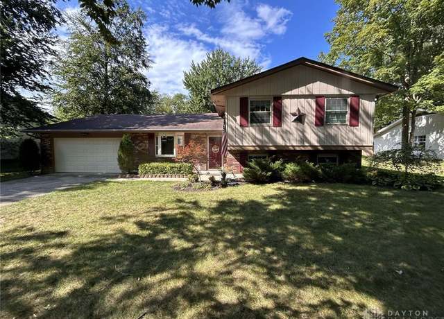 Property at 8958 Deep Forest Ln, Dayton, OH 45458, 4 beds, 2.5 baths