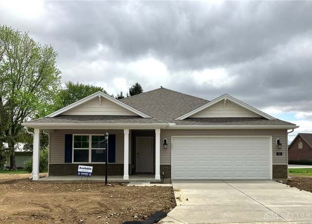 Property at 121 Arlington Dr, Eaton, OH 45320, 3 beds, 2 baths