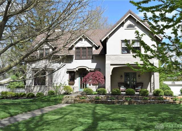Property at 1802 N Fountain Blvd, Springfield, OH 45504, 4 beds, 2.5 baths