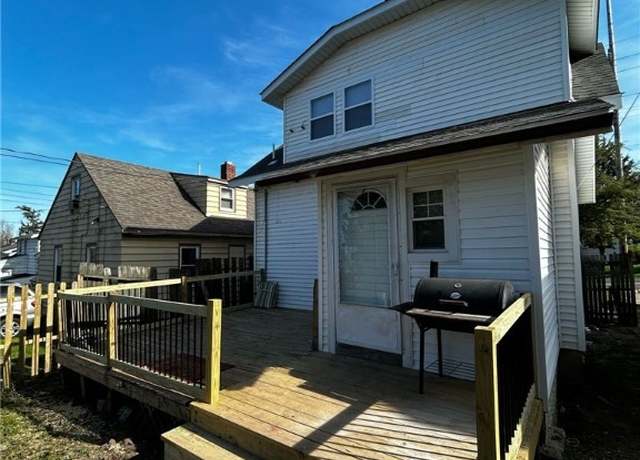 Property at 225 E Siebenthaler Ave, Dayton, OH 45405, 2 beds, 1.5 baths
