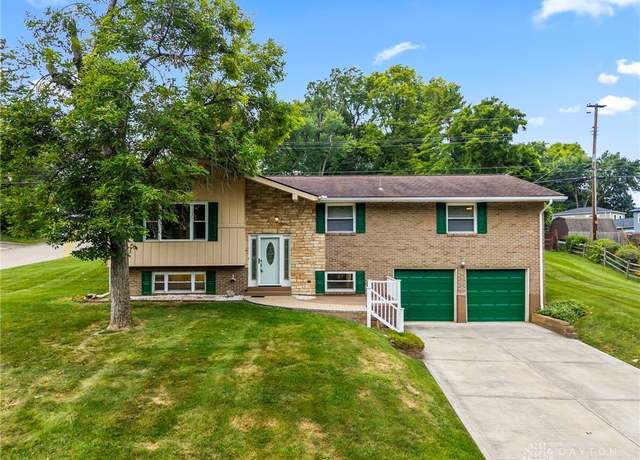 Property at 2854 Eckley Blvd, Dayton, OH 45449, 3 beds, 2.5 baths