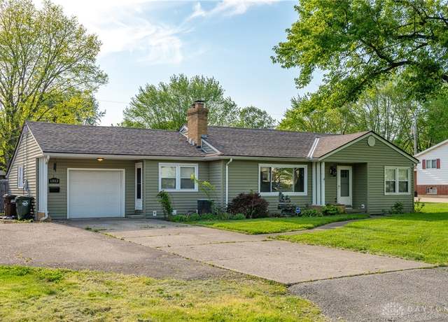 Property at 1353 Eastview Dr, Fairborn, OH 45324, 2 beds, 2 baths