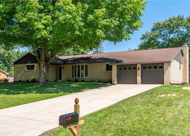 Property at 3235 Maplewood Dr, Beavercreek, OH 45434, 4 beds, 2.5 baths
