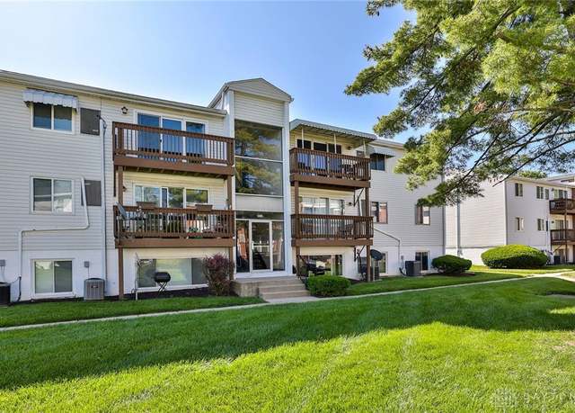 Property at 5695 E Coach Dr Unit E, Kettering, OH 45440, 3 beds, 2 baths