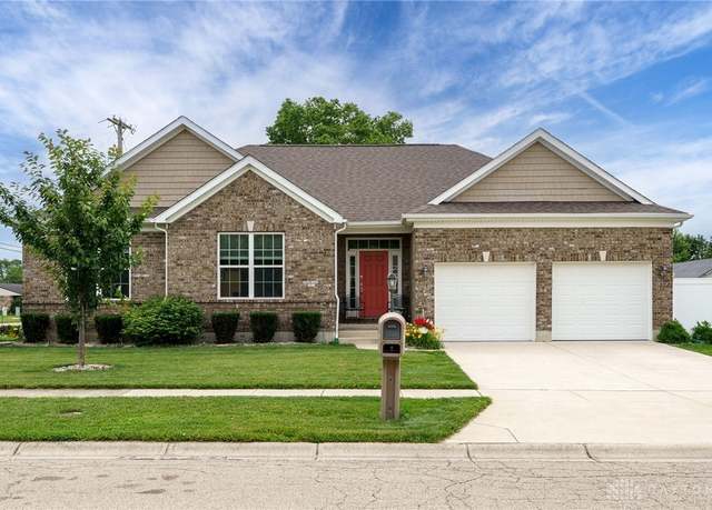 Property at 8523 Deergate Dr, Dayton, OH 45424, 4 beds, 3.5 baths