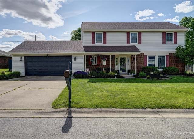 Property at 1376 Sugar Maple Dr, Greenville, OH 45331, 4 beds, 2.5 baths