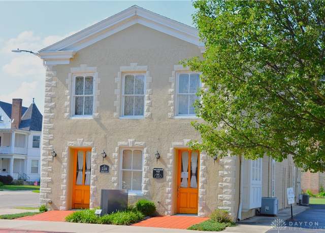Property at 228 W Ash St, Piqua, OH 45356, 4 beds, 1.5 baths