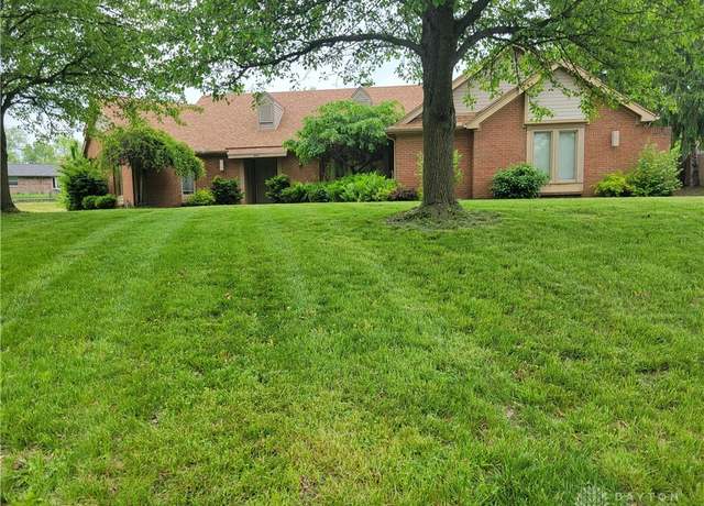 Property at 4533 Fairlawn Ct, Englewood, OH 45322, 3 beds, 2.5 baths