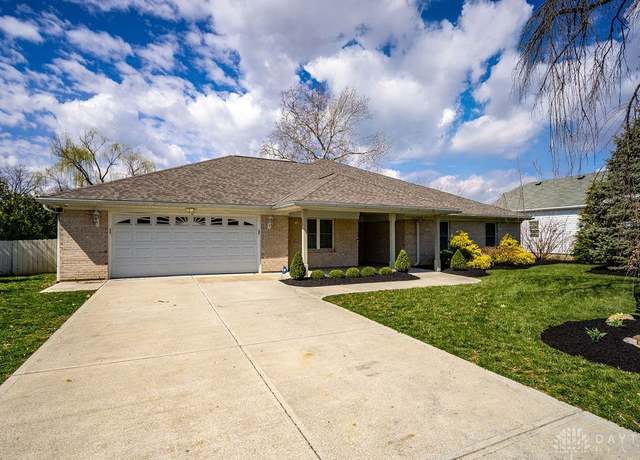 Property at 120 Arcadia Dr, Middletown, OH 45042, 3 beds, 2.5 baths