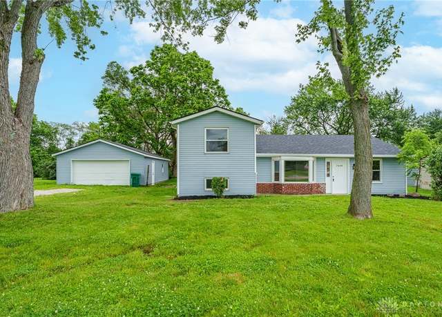 Property at 7415 Meadow Dr, Tipp City, OH 45371, 3 beds, 1 bath