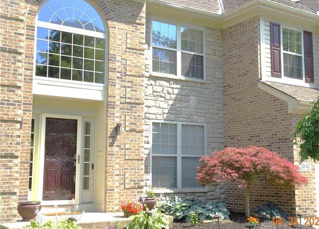 Property at 12052 Doe Run Ct, Springfield Twp, OH 45240, 4 beds, 3.5 baths